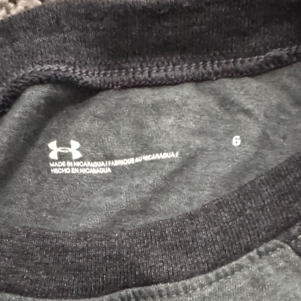 2 Under Armour Boys' Long Sleeve Logo Tee - Picture 5 of 5
